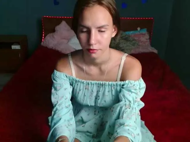 Live sex webcam photo for IssaLarsen #275900448