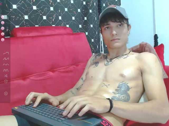 Live sex webcam photo for Italianguy-Damino #276518842