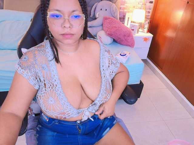 Live sex webcam photo for Italy-boobs #292077633