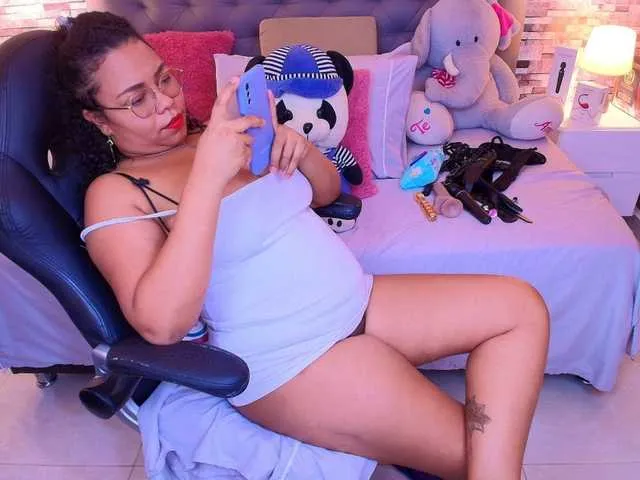 Live sex webcam photo for Italy-boobs #292383755