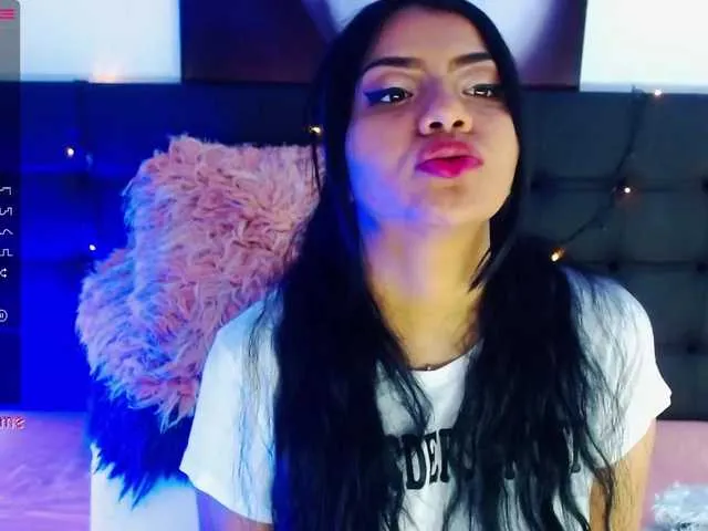 Live sex webcam photo for IvannaMars #272309250