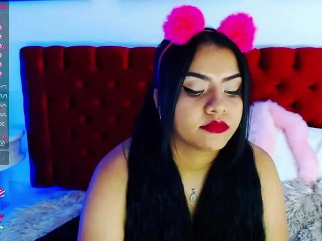 Live sex webcam photo for IvannaMars #272580417