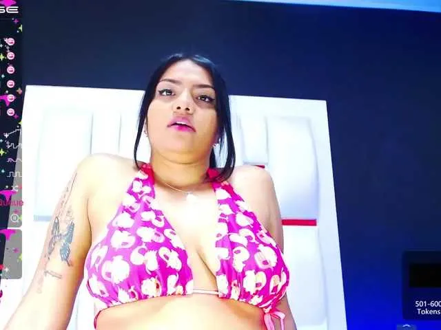 Live sex webcam photo for IvannaMars #272680225