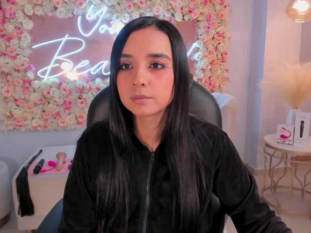 Live sex webcam photo for IvannaRussell #288074765