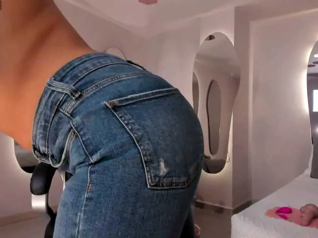 Live sex webcam photo for IvannaRussell #288074773