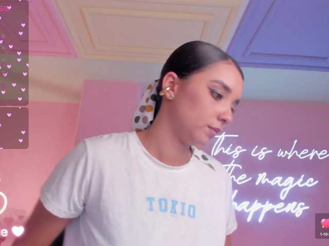 Live sex webcam photo for IvannaRussell #288074829