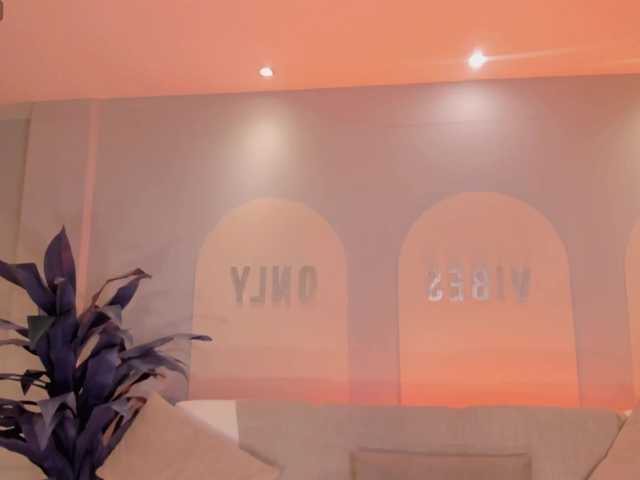 Live sex webcam photo for IvannaRussell #290393364