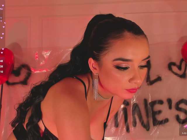 Live sex webcam photo for IvannaRussell #290489458