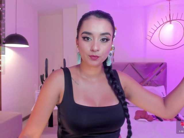 Live sex webcam photo for IvannaRussell #290608836