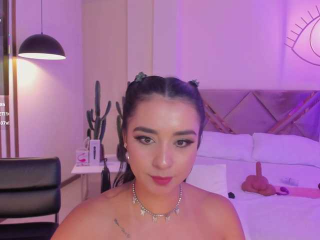 Live sex webcam photo for IvannaRussell #290615883