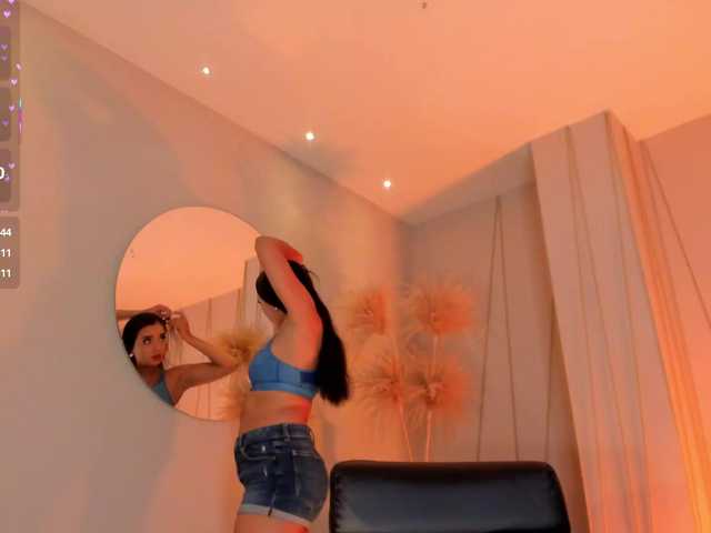 Live sex webcam photo for IvannaRussell #290656392