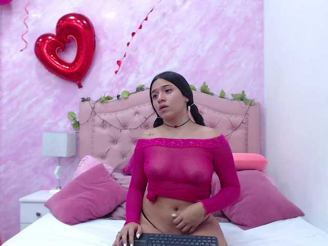 Live sex webcam photo for IvannaWatson #272546783