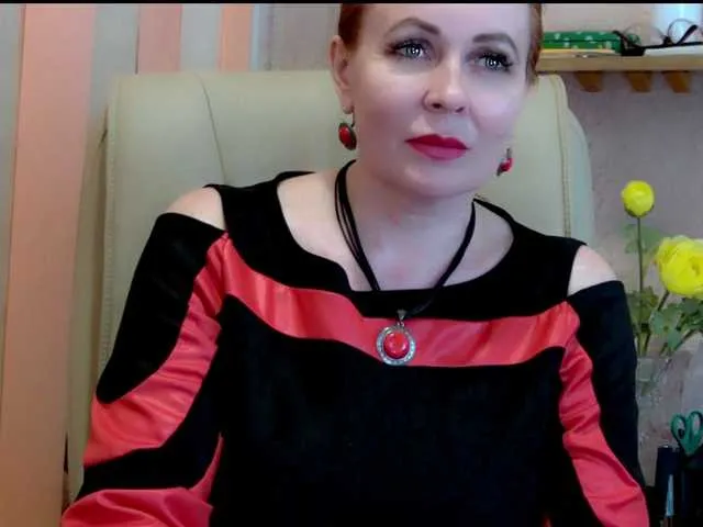 Live sex webcam photo for IvettaShine #273106345