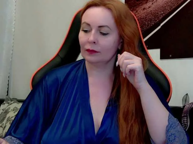 Live sex webcam photo for IvettaShine #273601482