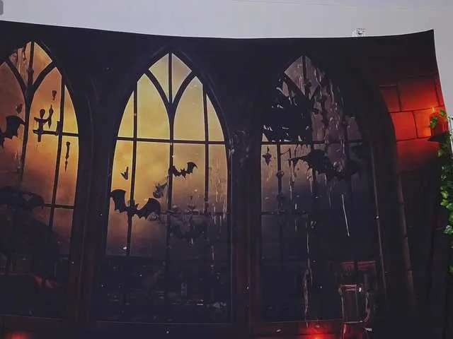 Live sex webcam photo for Iveyandjames #292125488