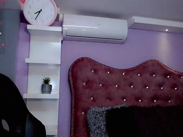 Live sex webcam photo for Ivy-Jane #290414299