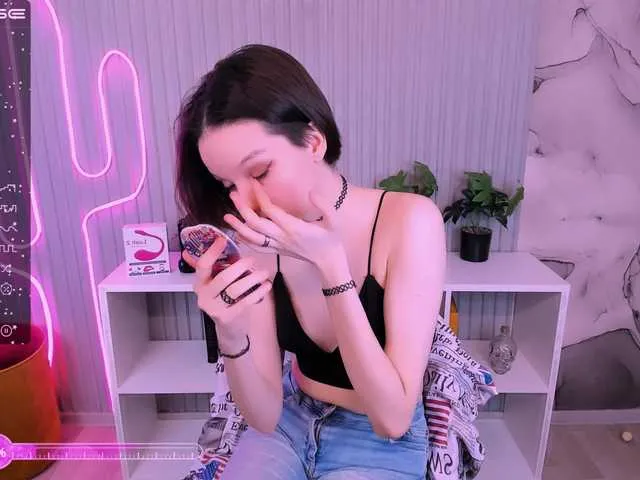 Live sex webcam photo for IvyCutee #277464154
