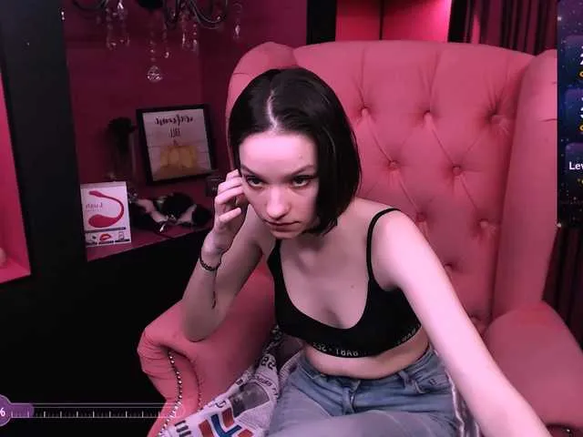Live sex webcam photo for IvyCutee #277811890