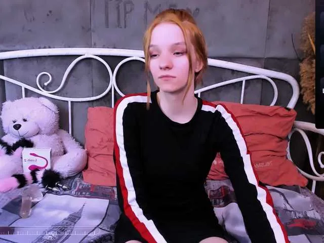 Live sex webcam photo for IvyCutee #278035107