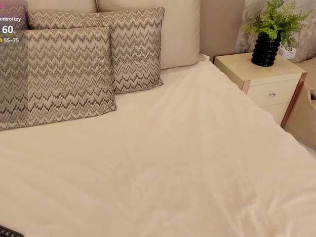 Live sex webcam photo for IvyEllis #291353122