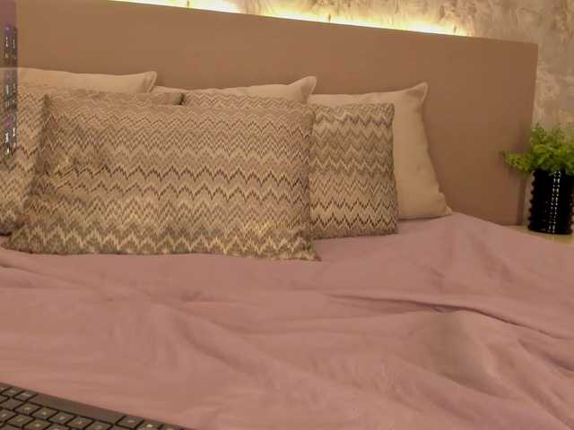 Live sex webcam photo for IvyEllis #291708971