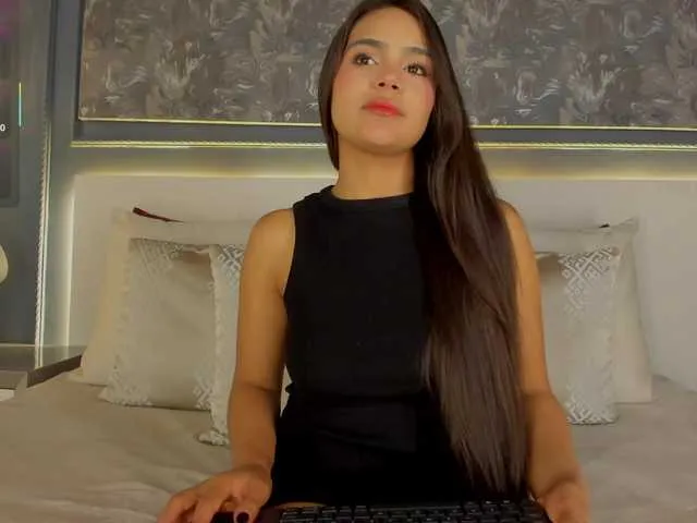 Live sex webcam photo for IvyEllis #292095099