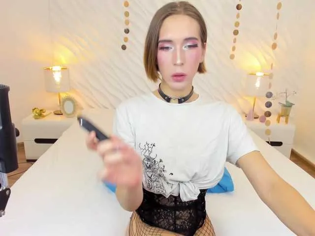 Live sex webcam photo for IvyJoys #276496518