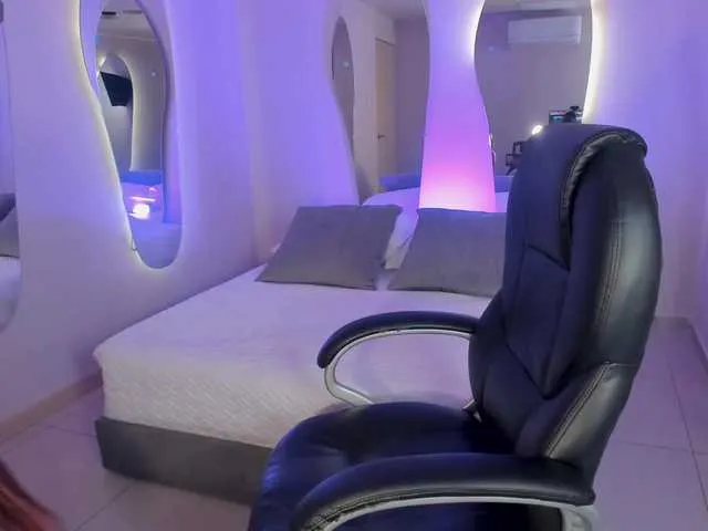 Live sex webcam photo for IvyRogers #277083924