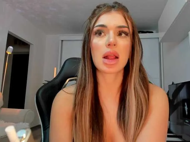 Live sex webcam photo for Ivybelle #291575398