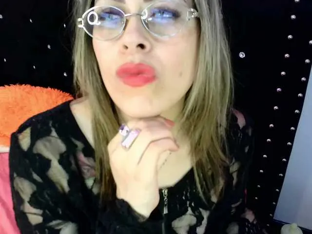 Live sex webcam photo for Ivypoison10 #278151746