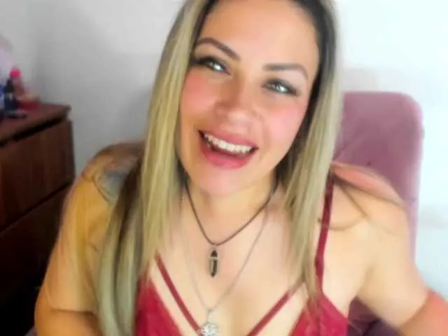 Live sex webcam photo for Ivypoison10 #291471496