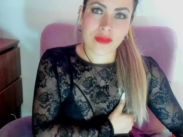 Live sex webcam photo for Ivypoison10 #291527576