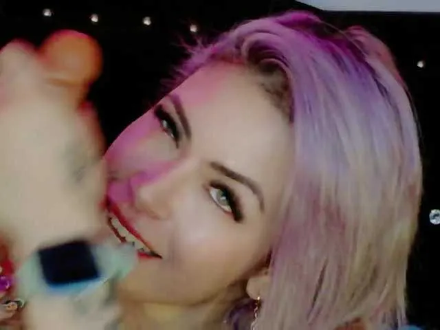 Live sex webcam photo for Ivypoison10 #293213033