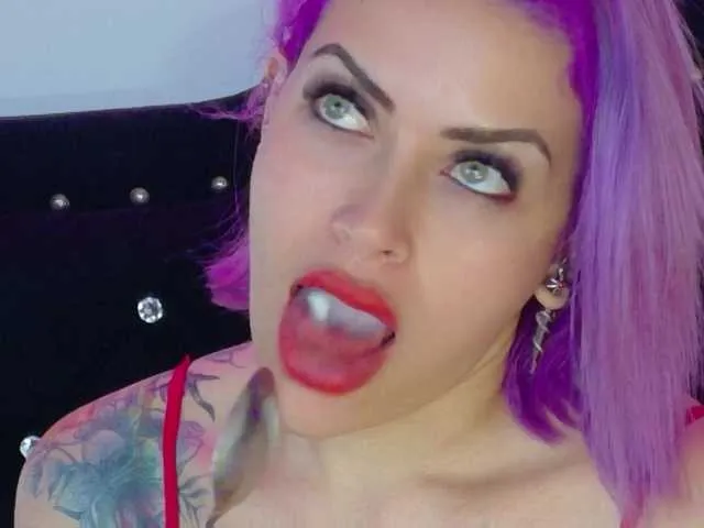 Live sex webcam photo for Ivypoison10 #294216275