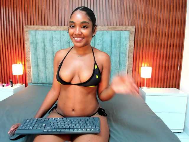Live sex webcam photo for Ivyy-Fox #292295408