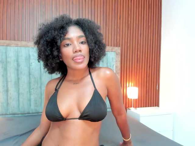 Live sex webcam photo for Ivyy-Fox #292321924