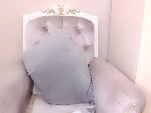 Live sex webcam photo for IzanamiJun #274238421