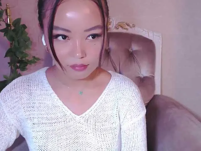 Live sex webcam photo for IzanamiJun #275524403