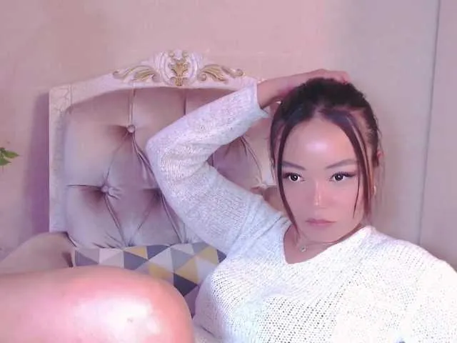 Live sex webcam photo for IzanamiJun #275526990