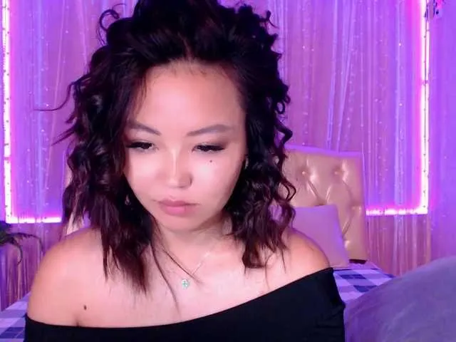 Live sex webcam photo for IzanamiJun #275621589