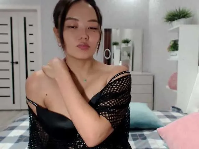 Live sex webcam photo for IzanamiJun #275951984