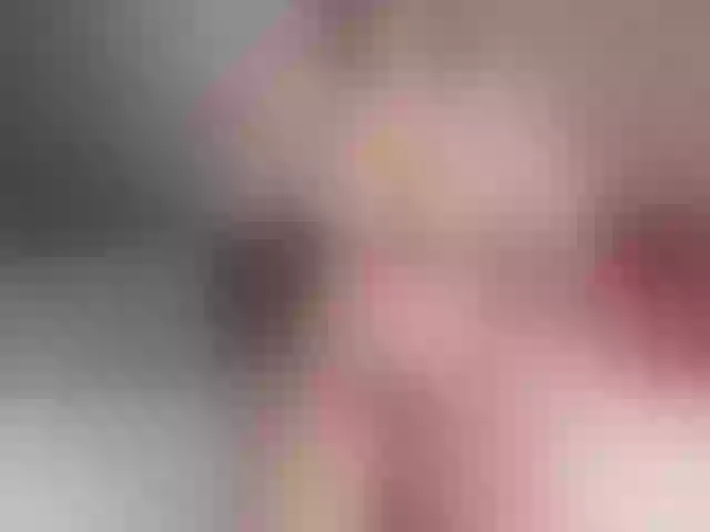 Live sex webcam photo for IzzaHicks #276702940