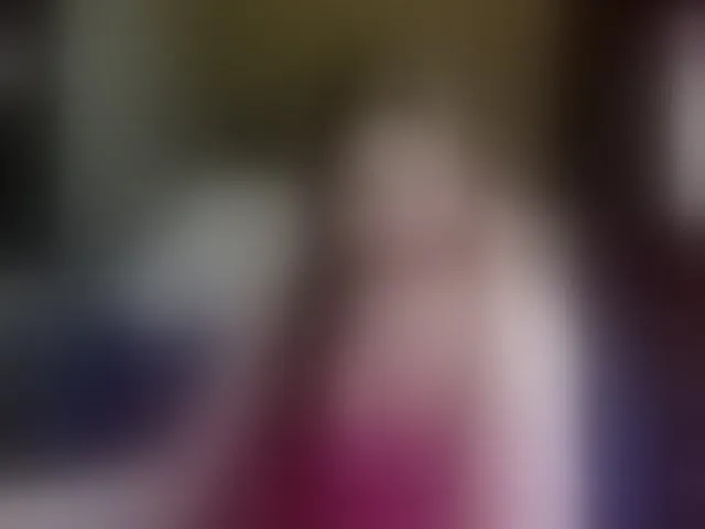 Live sex webcam photo for IzzabellaLove #293540178