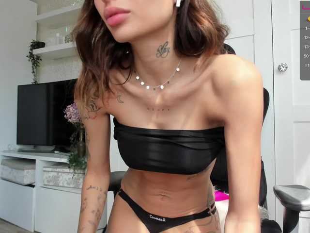 Live sex webcam photo for Izzi69 #275640126