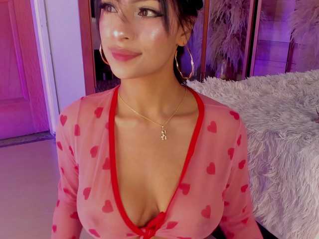 Live sex webcam photo for IzzyWild #291919653