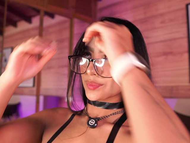 Live sex webcam photo for IzzyWild #292276092