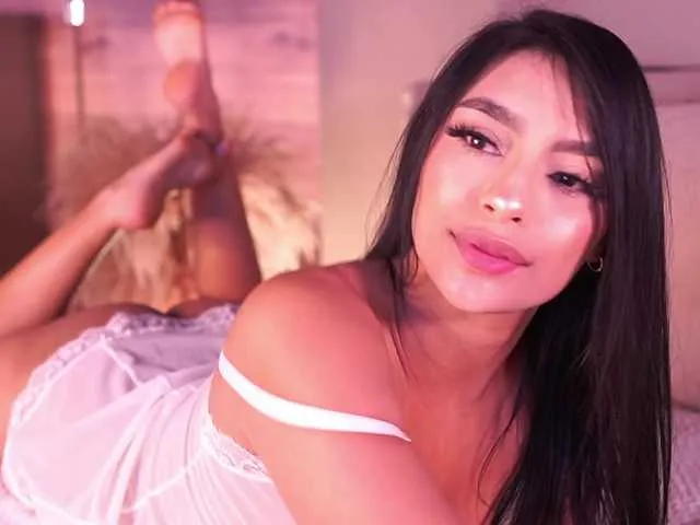 Live sex webcam photo for IzzyWild #292767641