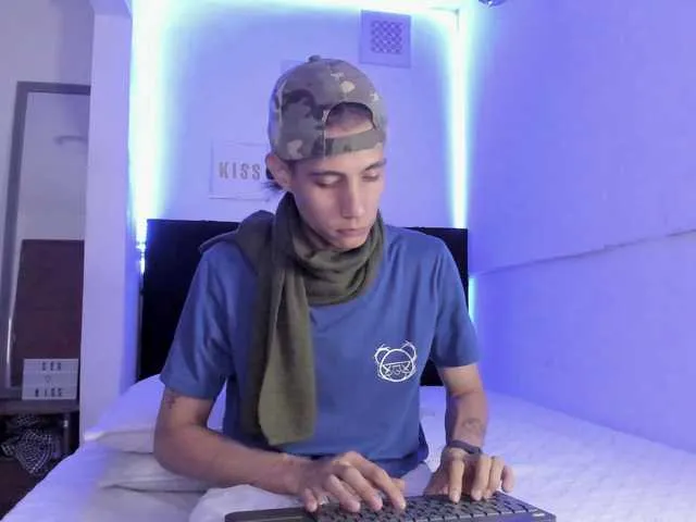 Live sex webcam photo for JASONNDANCLOBE #277773384