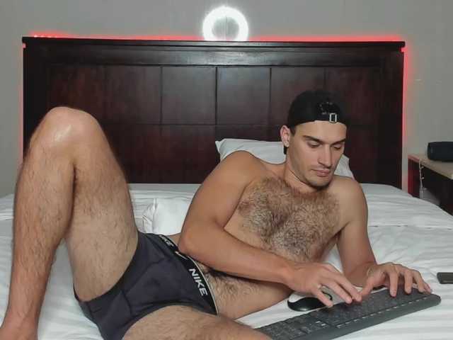 Live sex webcam photo for JASPERGONZAL #275681607