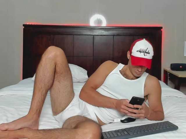 Live sex webcam photo for JASPERGONZAL #275703077